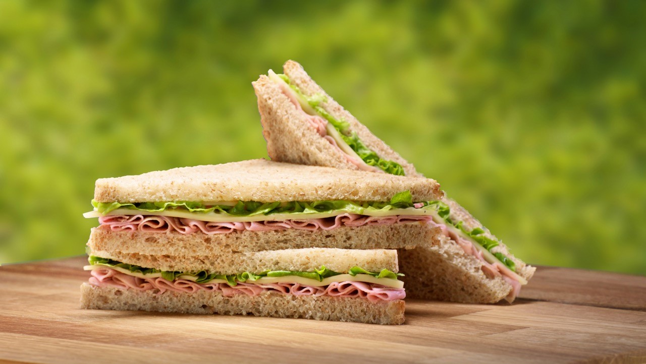LE sandwich XXL Jambon emmental salade